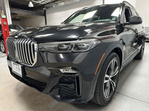 Used 2020 BMW X7 xDrive40i w/ M Sport Package AWD/4WD image 6