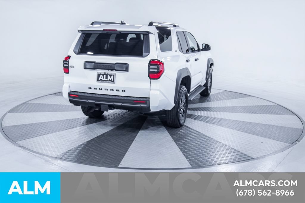Used 2025 Toyota 4Runner SR5 AWD/4WD image 9