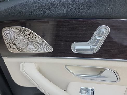 Used 2021 Mercedes-Benz GLS 580 4MATIC image 28