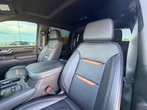 Used 2025 GMC Sierra 1500 AT4 w/ AT4 Premium Package AWD/4WD image 17