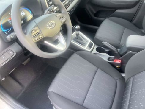 Used 2026 Hyundai Venue SE FWD image 21