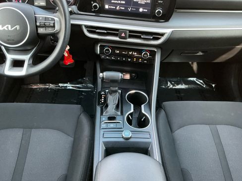 Used 2022 Kia K5 LX image 10