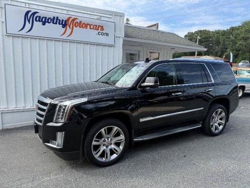Used 2015 Cadillac Escalade Luxury AWD/4WD image 16