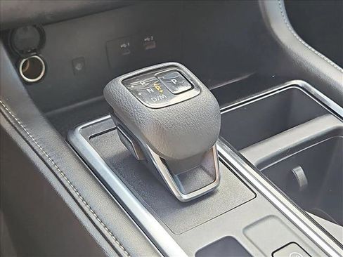 Used 2025 Nissan Pathfinder SL image 12