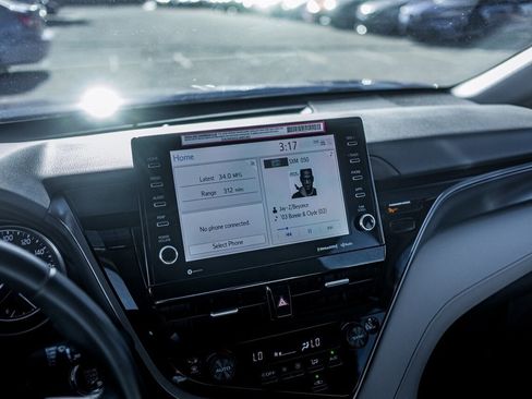 Used 2024 Toyota Camry SE image 20