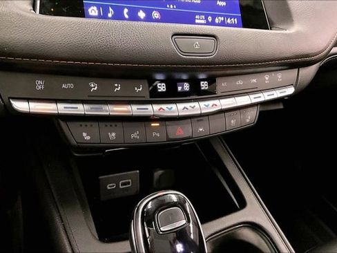 Used 2022 Cadillac XT4 Sport AWD/4WD image 31