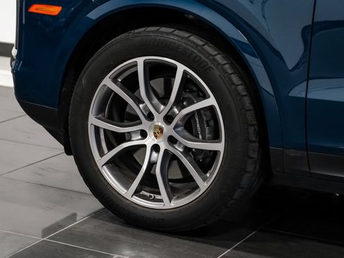 Used 2024 Porsche Cayenne AWD/4WD image 56