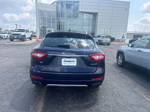 Used 2018 Maserati Levante GranLusso AWD/4WD image 4