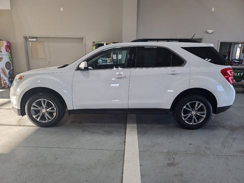 Used 2017 Chevrolet Equinox LT w/ Convenience Package image 1