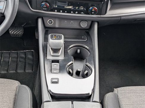 Used 2023 Nissan Rogue SV image 19