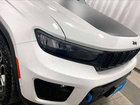 Used 2023 Jeep Grand Cherokee Trailhawk w/ Advanced Protech Group II image 32