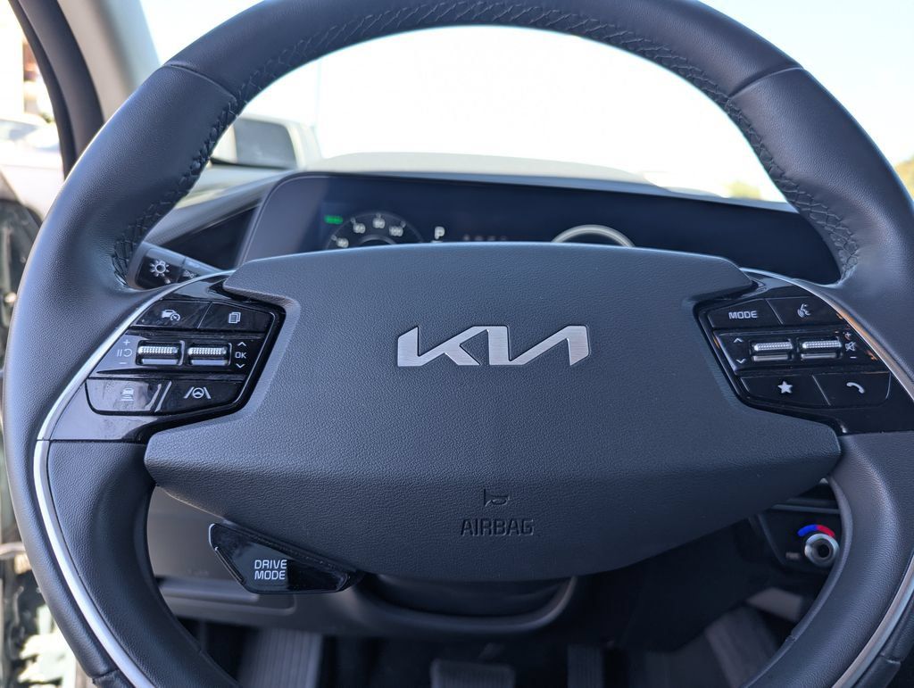 Used 2023 Kia Niro Wind FWD image 20