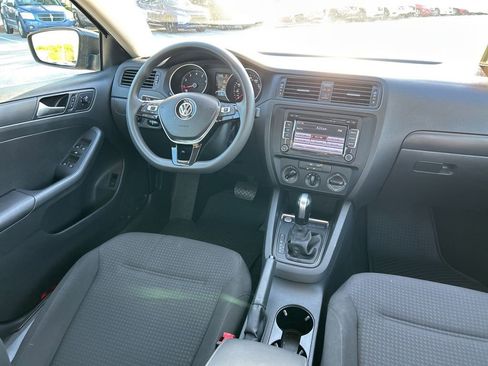 Used 2015 Volkswagen Jetta S image 10