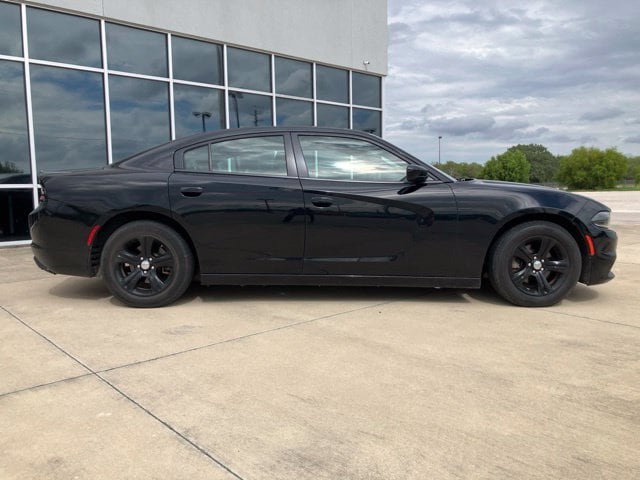 Used 2022 Dodge Charger SXT w/ Leather Interior Group RWD image 6