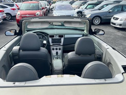 Used 2008 Chrysler Sebring Touring w/ Special Touring Group image 17