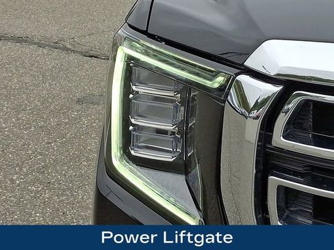 Used 2024 GMC Yukon XL SLT image 12