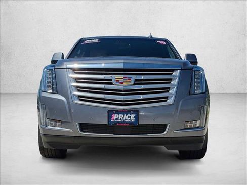 Used 2018 Cadillac Escalade ESV Platinum AWD/4WD image 2