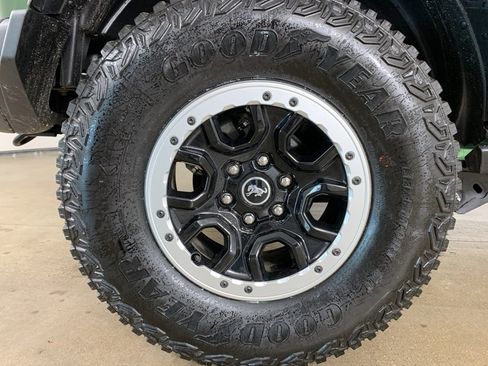 Used 2022 Ford Bronco Badlands image 39