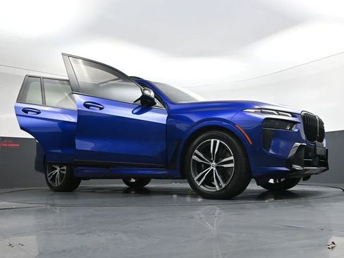 Used 2023 BMW X7 M60i w/ Executive Package image 42