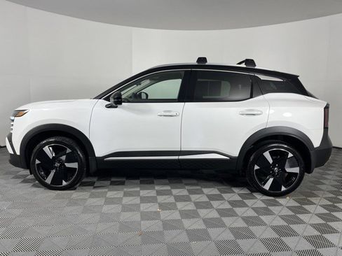 Used 2025 Nissan Kicks SR FWD image 5