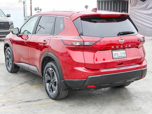 Used 2024 Nissan Rogue SV FWD image 7