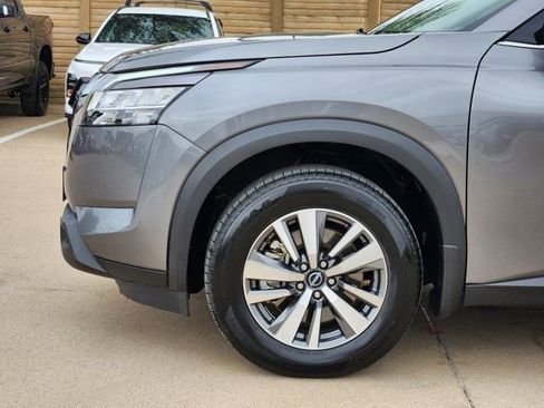 Used 2024 Nissan Pathfinder SL w/ Cargo Package image 16