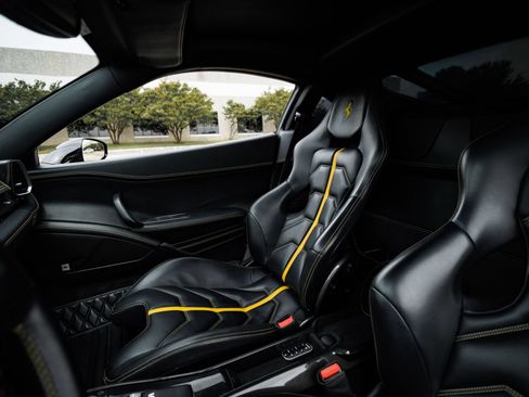 Used 2012 Ferrari 458 Italia Coupe RWD image 45