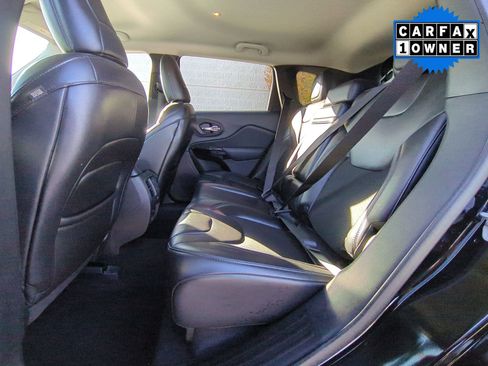 Used 2019 Jeep Cherokee Latitude Plus image 23