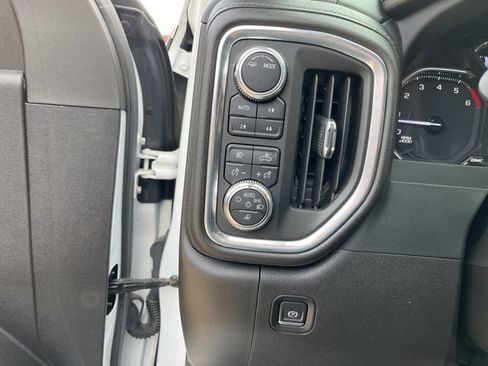 Certified 2022 GMC Sierra 2500 SLT w/ SLT Premium Package AWD/4WD image 28