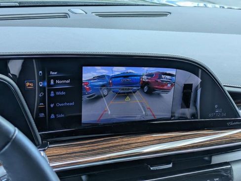 Used 2023 Cadillac Escalade Premium Luxury AWD/4WD image 22