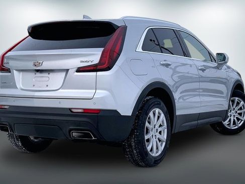 Used 2019 Cadillac XT4 Luxury w/ Cold Weather Package image 13