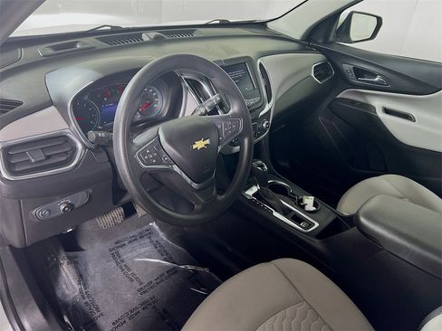 Used 2020 Chevrolet Equinox LT image 10