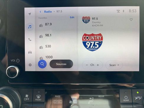 Used 2023 Toyota Highlander L image 12