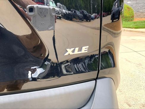 Used 2024 Toyota RAV4 XLE FWD image 9
