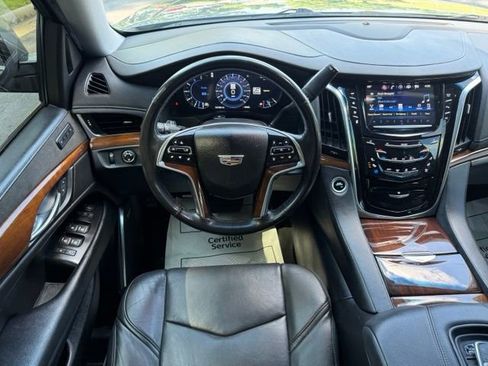 Used 2019 Cadillac Escalade 2WD image 5