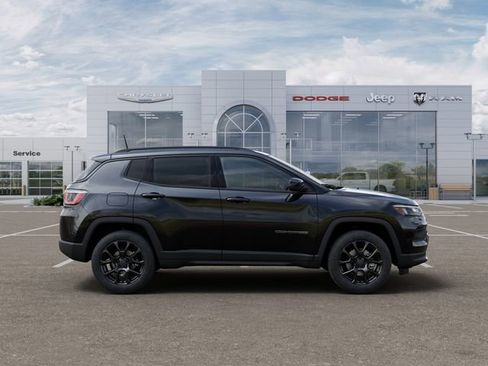 New 2026 Jeep Compass Latitude image 21