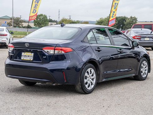 Used 2022 Toyota Corolla LE image 5