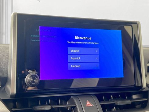 Used 2025 Toyota RAV4 XLE FWD image 27