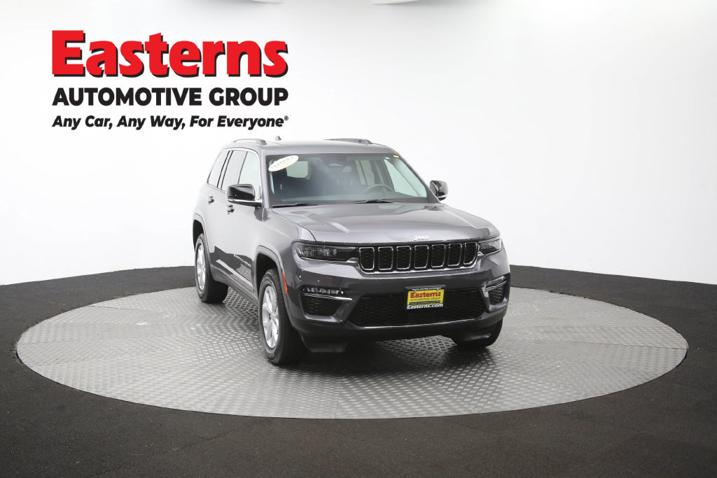 Used 2023 Jeep Grand Cherokee Limited AWD/4WD image 55