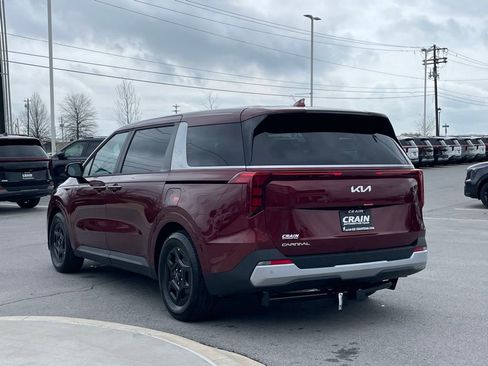 New 2026 Kia Carnival FWD image 5