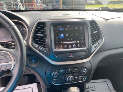 Used 2014 Jeep Cherokee Limited AWD/4WD image 28