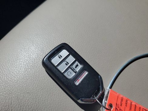Used 2019 Honda Pilot Touring image 24