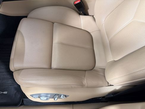 Certified 2024 Porsche Macan AWD/4WD image 15