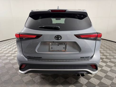 Used 2025 Toyota Highlander XSE AWD/4WD image 10