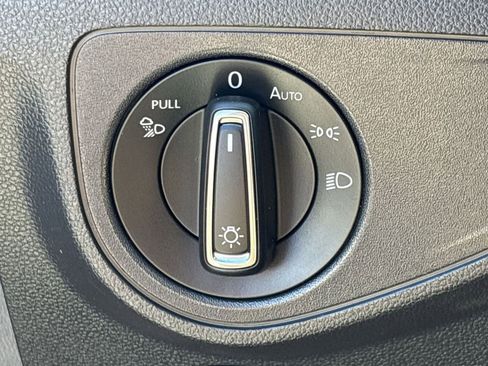 Used 2023 Volkswagen Atlas SE FWD image 29