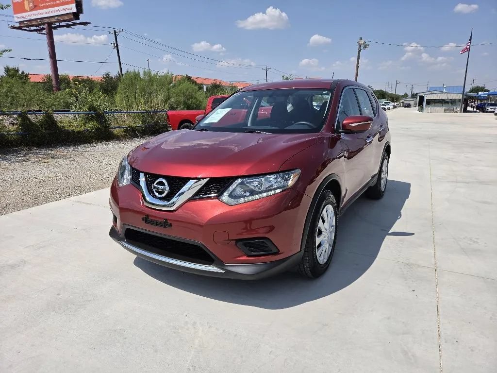 Used 2015 Nissan Rogue S FWD image 1