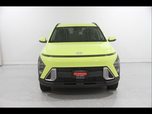 Certified 2024 Hyundai Kona SEL w/ Convenience Package AWD/4WD image 2