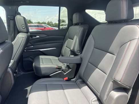 Used 2025 Chevrolet Traverse Z71 w/ Driver Confidence Package image 9