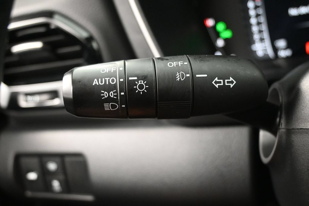 Used 2023 Honda Pilot Elite image 21