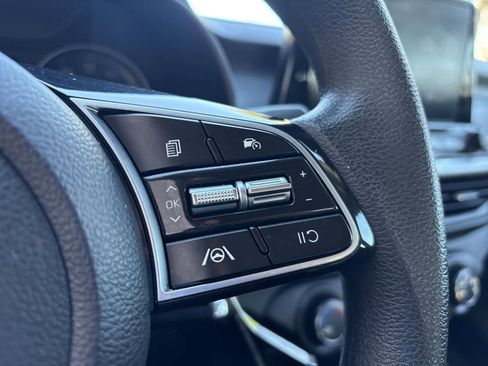 Used 2023 Kia Forte LXS image 28